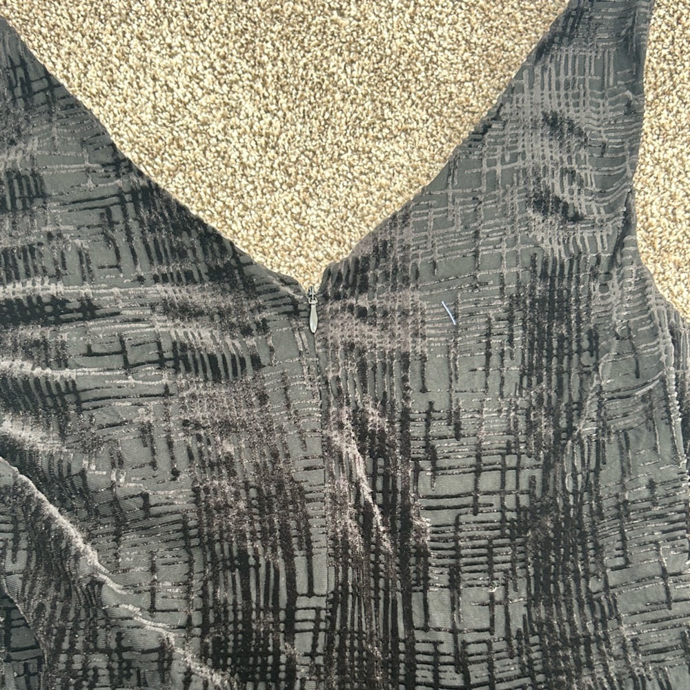 Dress - Picture 2 of 7
